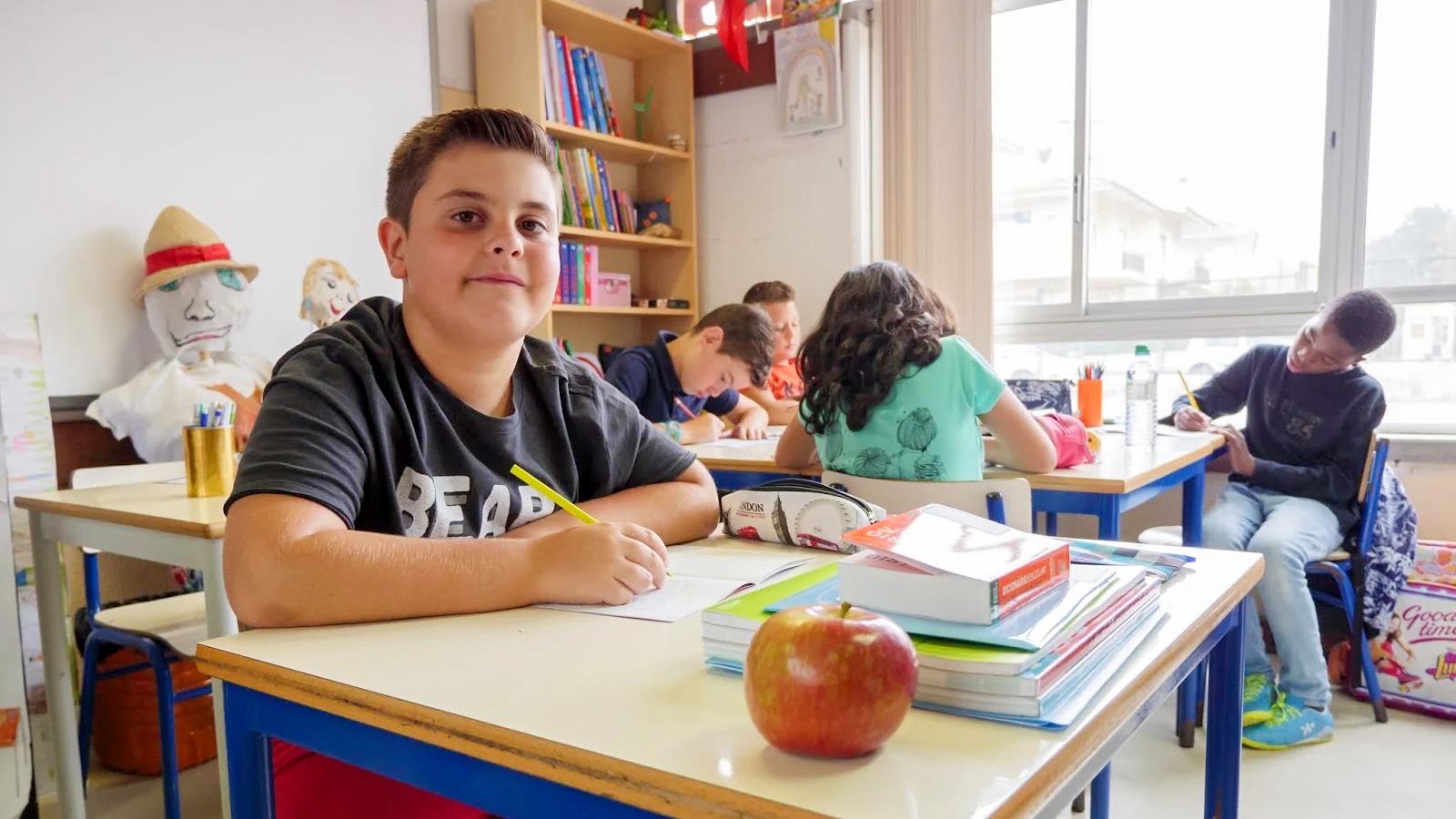 Crianças do distrito de Lisboa superaram a neofobia* alimentar e provaram novas frutas na escola.